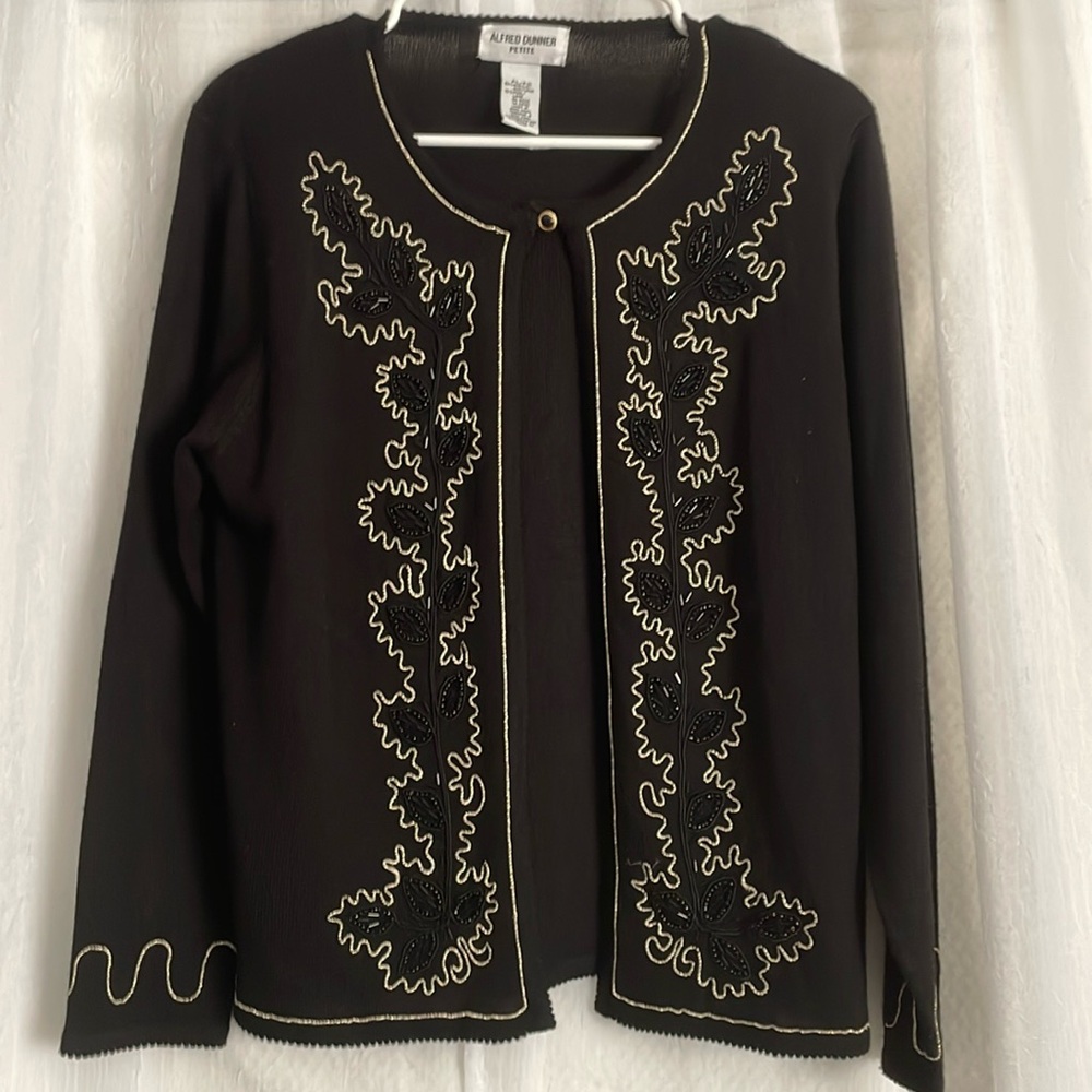 Alfred Dunner vintage gold / sequinned floral 
Flowy Knit cardigan Petite Large
